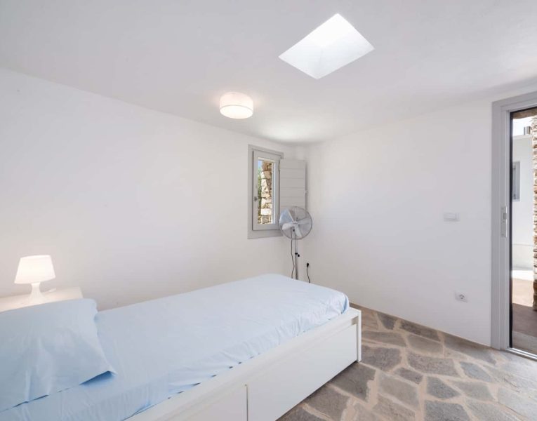 Villa-Blanche-Paros-by-Olive-Villa-Rentals-bedroom