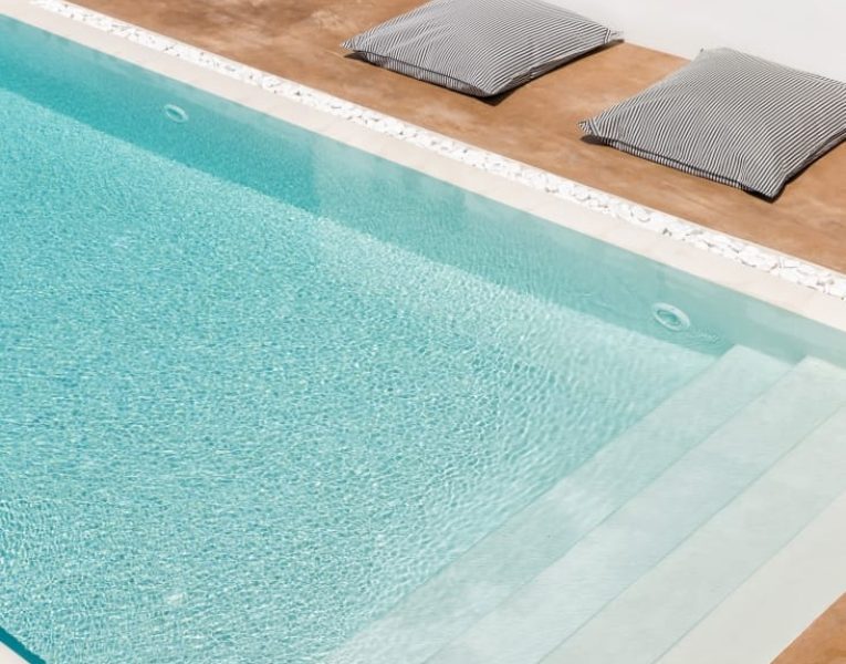 Villa-Blanche-Paros-by-Olive-Villa-Rentals-pool-area