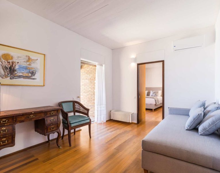 Villa-Cleo-Corfu-by-Olive-Villa-Rentals-master-suite
