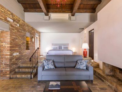 Villa-Cleo-Corfu-by-Olive-Villa-Rentals-master-suite