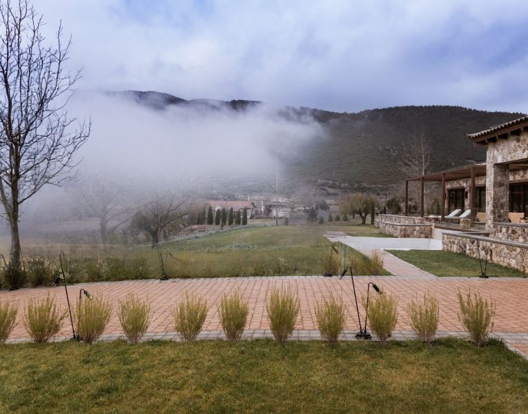 Villa Nivis by Olive Rentals 01