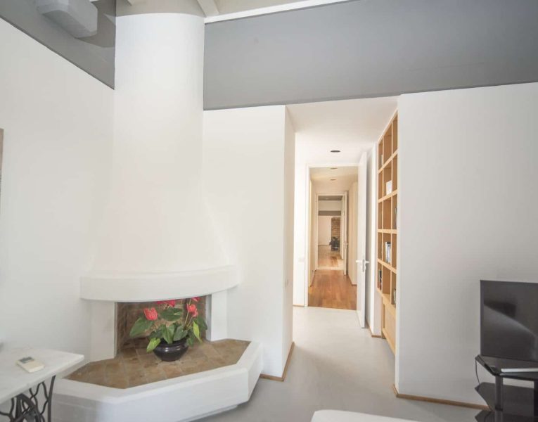 Villa-Thaleia-Corfu-by-Olive-Villa-Rentals-master-bedroom