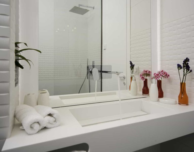 Villa-Thaleia-Corfu-by-Olive-Villa-Rentals-family-suite-bathroom-b