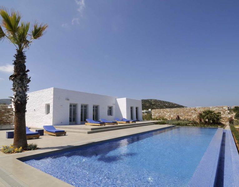 Villa-Delight-Antiparos-by-Olive-Villa-Rentals-pool-area