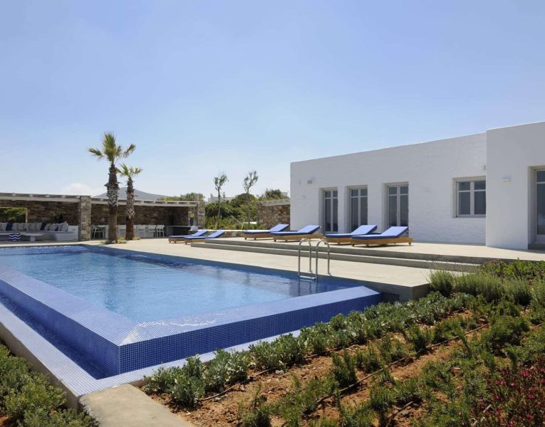 Villa-Delight-Antiparos-by-Olive-Villa-Rentals-pool-area