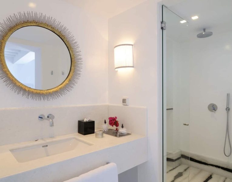 Villa-Delight-Antiparos-by-Olive-Villa-Rentals-house-3-bathroom