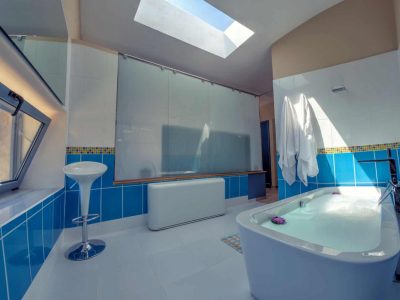 Villa-Amaya-Corfu-by-Olive-Villa-Rentals-master-bathroom-upper-floor