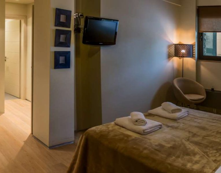 Villa-Copper-Evia-by-Olive-Villa-Rentals-seperate-space-bedroom