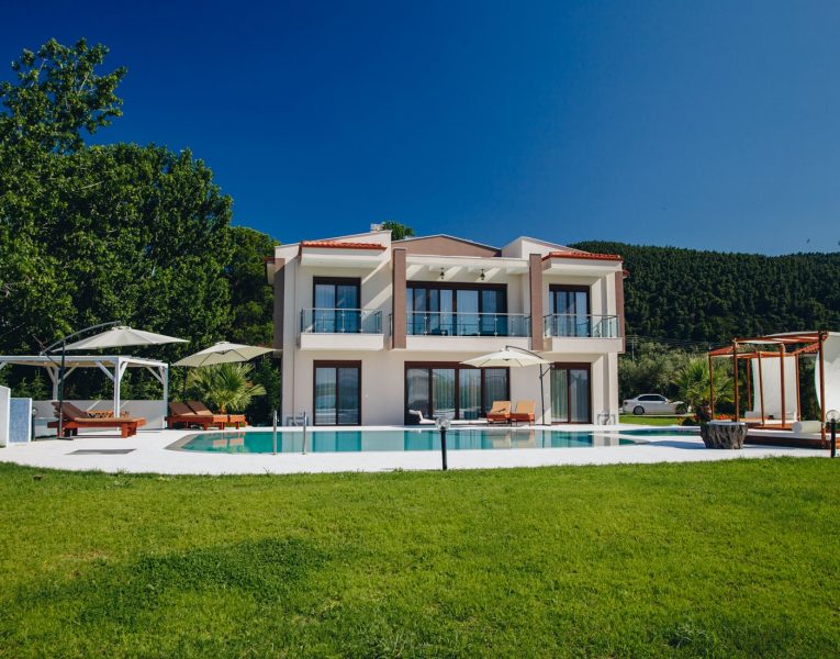 Villa Azalea in Halkidiki by Olive Villa Rentals