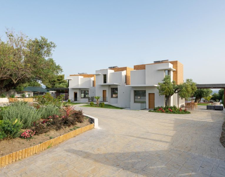 Villa-Sealavie-Halkidiki-by-Olive-Villa-Rentals-exterior