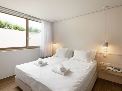 Villa-Sealavie-Halkidiki-by-Olive-Villa-Rentals-bedroom