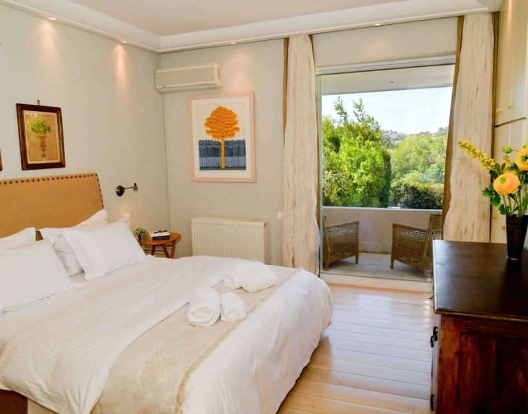 Villa- Lenora -Athens-by-Olive-Villa-Rentals-bedroom