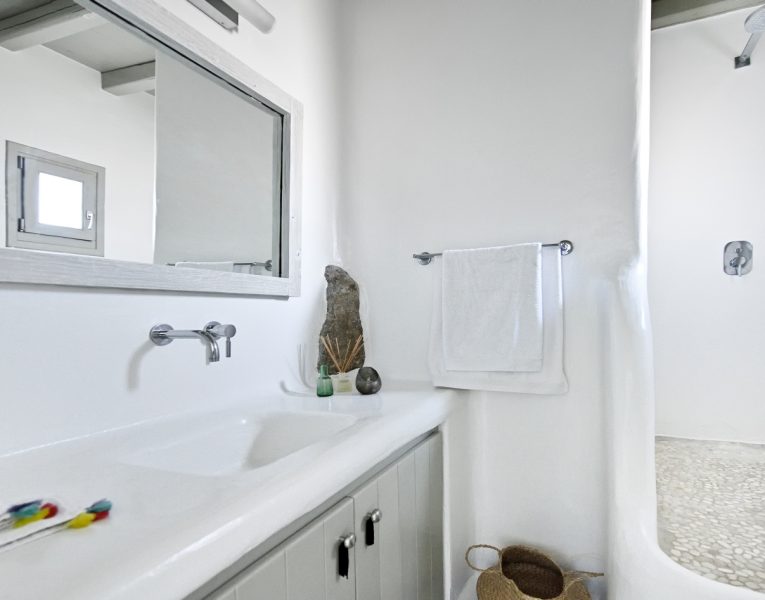 Villa-Allure-Mykonos-by-Olive-Villa-Rentals-bathroom