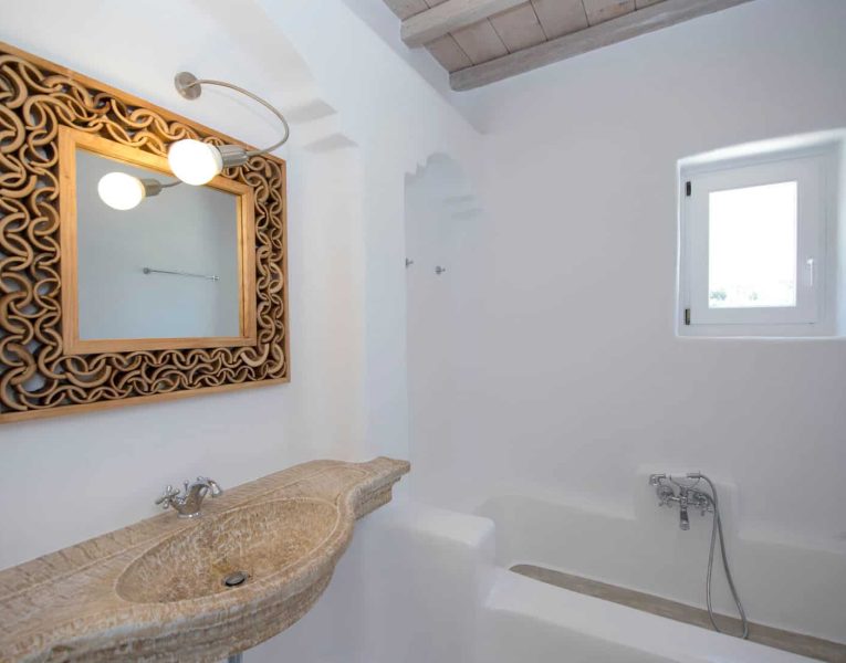 Villa-Aquila-Corfu-by-Olive-Villa-Rentals-bathroom-upper-floor