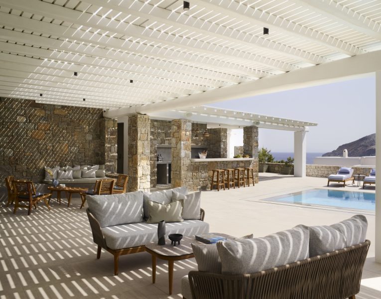 Villa-Grace-Mykonos-by-Olive-Villa-Rentals-pool-lounge-area
