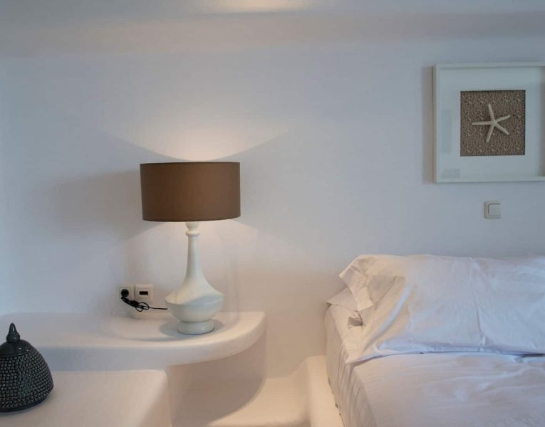 Villa- Martini-Mykonos-by-Olive-Villa-Rentals-bedroom