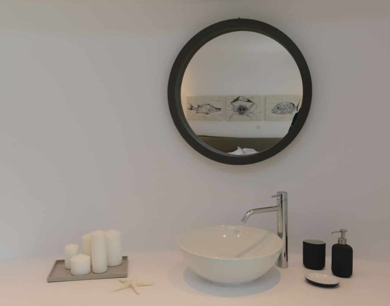 Villa- Martini-Mykonos-by-Olive-Villa-Rentals-bathroom