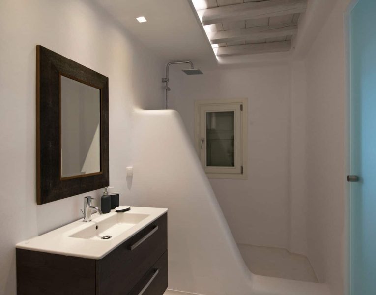 Villa- Martini-Mykonos-by-Olive-Villa-Rentals-bathroom