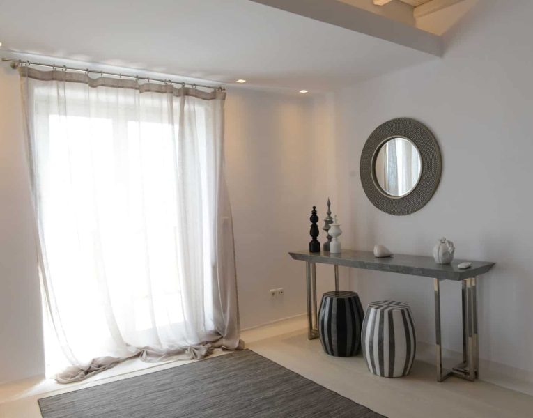 Villa- Martini-Mykonos-by-Olive-Villa-Rentals-bedroom