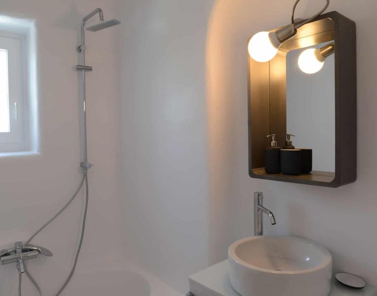 Villa- Martini-Mykonos-by-Olive-Villa-Rentals-bathroom