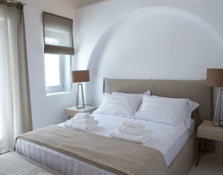 Villa- Martini-Mykonos-by-Olive-Villa-Rentals-bedroom