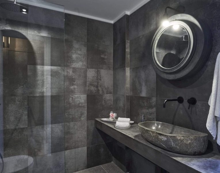 Villa- Clytia -Nauplion-by-Olive-Villa-Rentals-upper-floor-bathroom