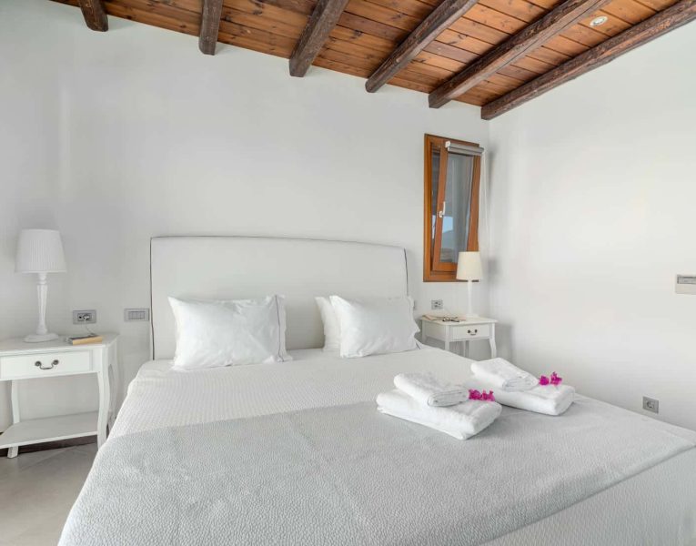 Villa-Hesperis-Crete-by-Olive-Villa-Rentals-bed