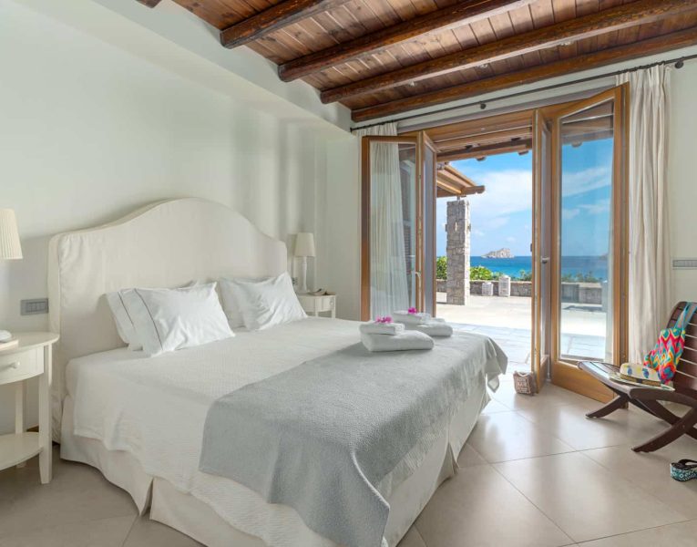 Villa-Hesperis-Crete-by-Olive-Villa-Rentals-bed