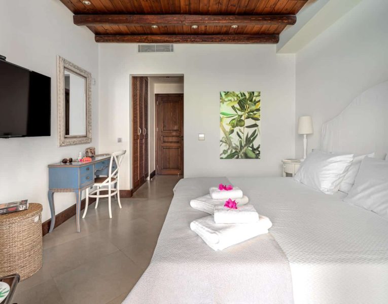 Villa-Hesperis-Crete-by-Olive-Villa-Rentals-bedroom-decor