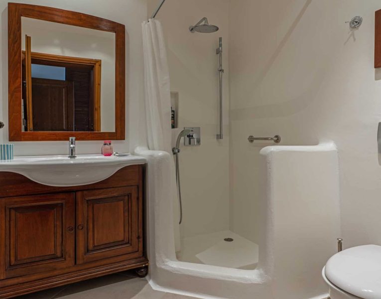 Villa-Hesperis-Crete-by-Olive-Villa-Rentals-bathroom-2