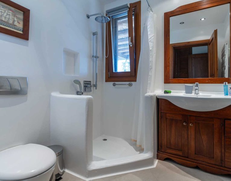 Villa-Hesperis-Crete-by-Olive-Villa-Rentals-bathroom-3