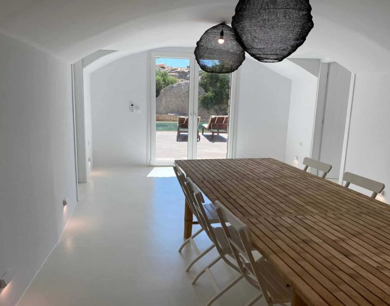 Villa-Felicita-Mykonos-by-Olive-Villa-Rentals-dining