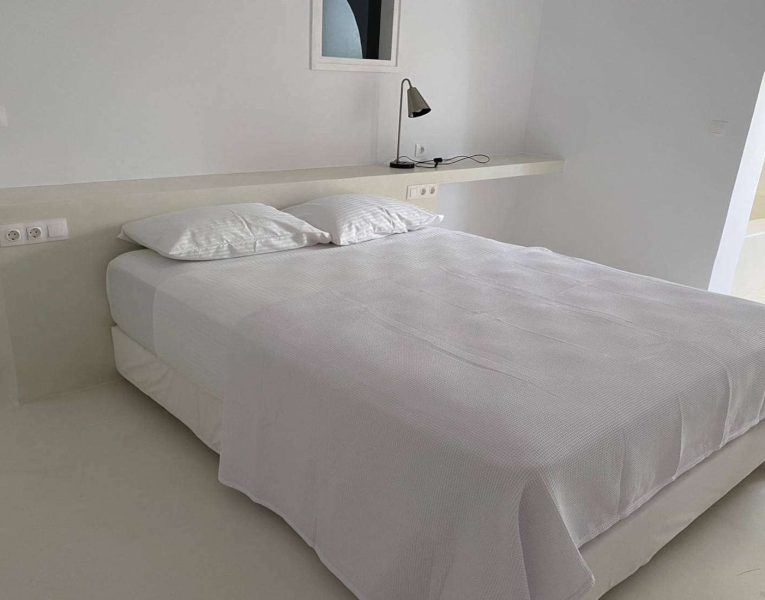 Villa-Felicita-Mykonos-by-Olive-Villa-Rentals-bedroom