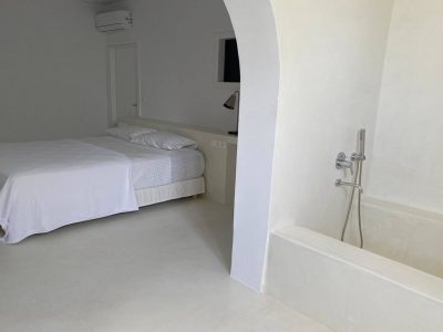 Villa-Felicita-Mykonos-by-Olive-Villa-Rentals-bed