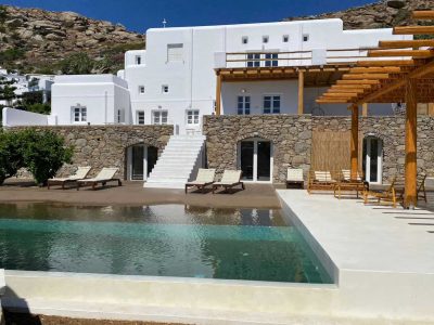 Villa-Felicita-Mykonos-by-Olive-Villa-Rentals-pool