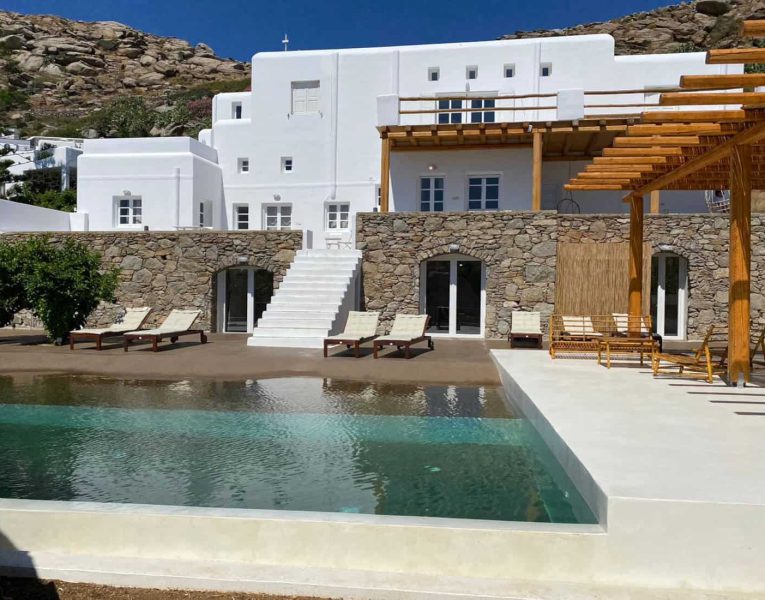 Villa-Felicita-Mykonos-by-Olive-Villa-Rentals-pool