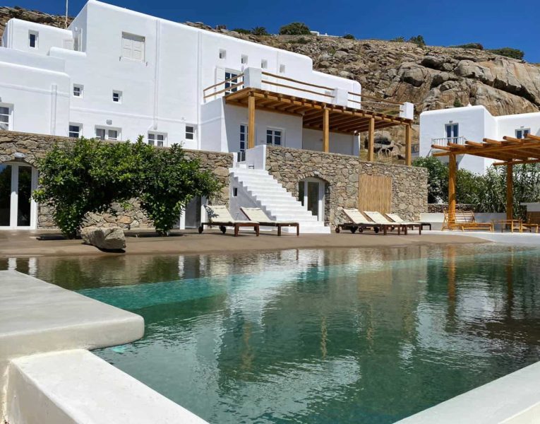 Villa-Felicita-Mykonos-by-Olive-Villa-Rentals-pool