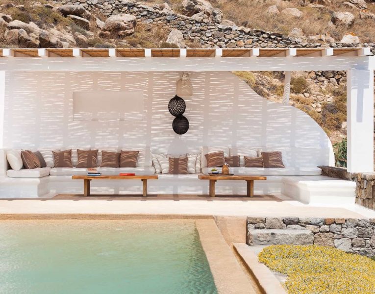 Villa-Etoile-Mykonos-by-Olive-Villa-Rentals-pool-lounge-area