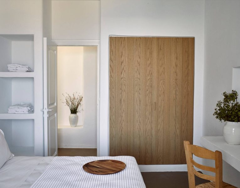 Villa- Cinqo-Paros-by-Olive-Villa-Rentals-bedroom-ground-floor