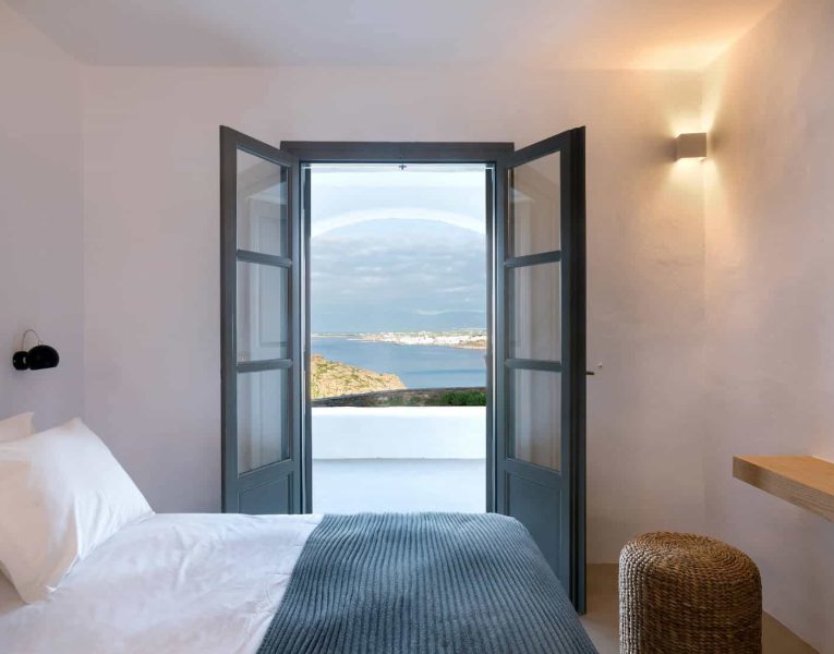 Villa- Cinqo-Paros-by-Olive-Villa-Rentals-bedroom