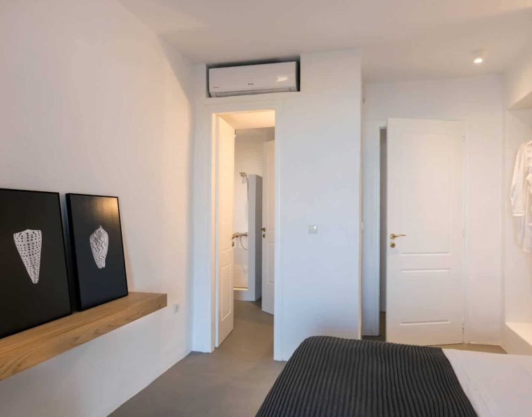 Villa- Cinqo-Paros-by-Olive-Villa-Rentals-bedroom