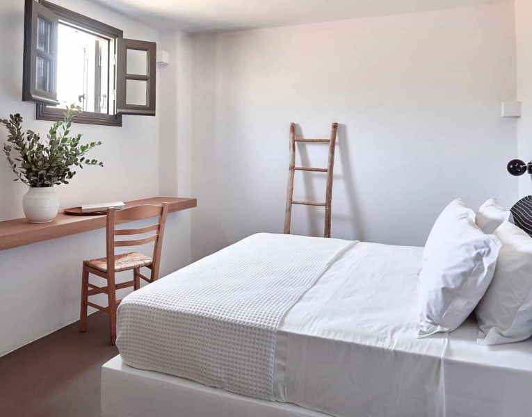 Villa- Cinqo-Paros-by-Olive-Villa-Rentals-bedroom