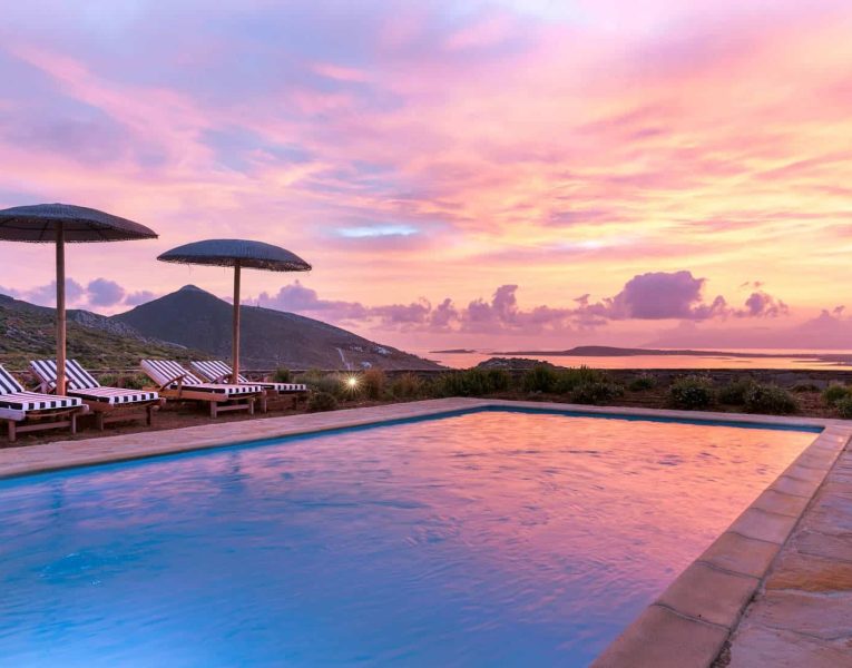 Villa- Cinqo-Paros-by-Olive-Villa-Rentals-sunset