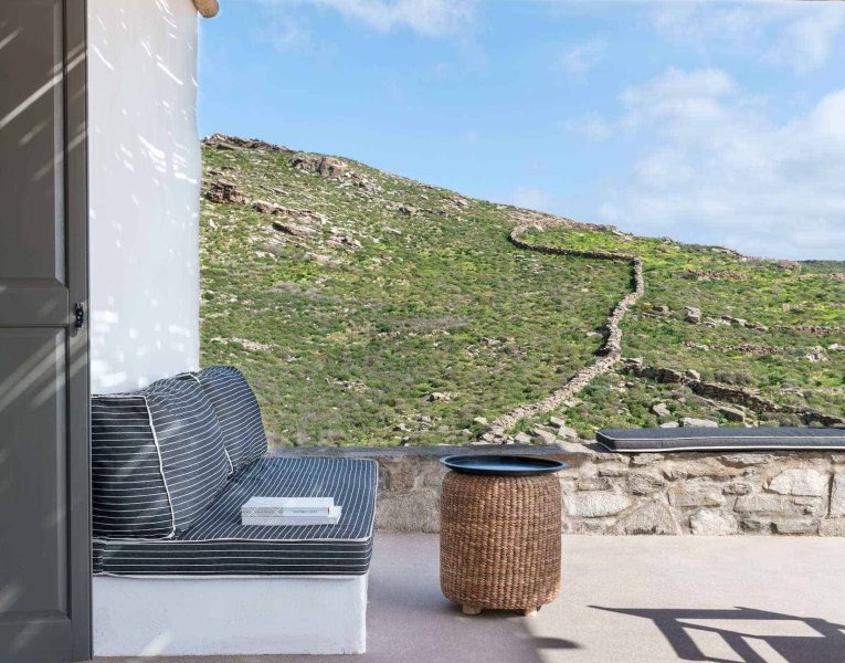 Villa-Quattro-Paros-by-Olive-Villa-Rentals-lounge-area