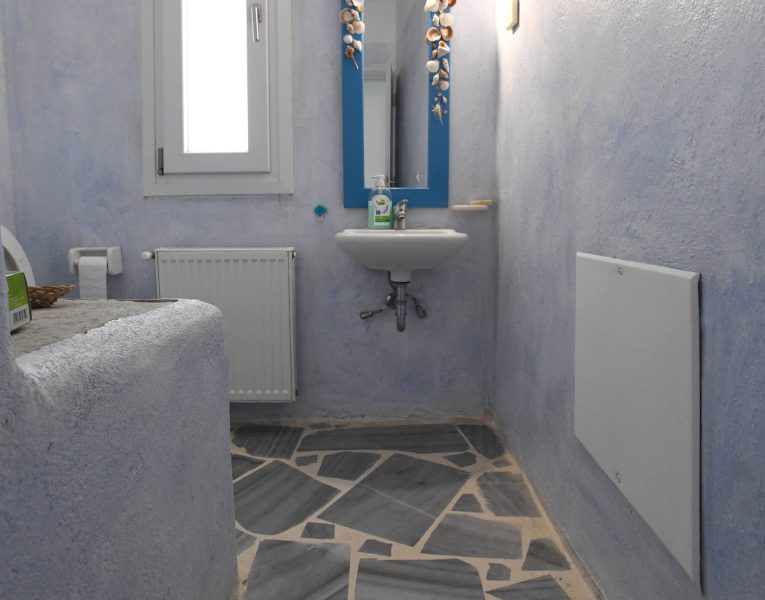 Villa-Lungomare-Tinos-by-Olive-Villa-Rentals-wc