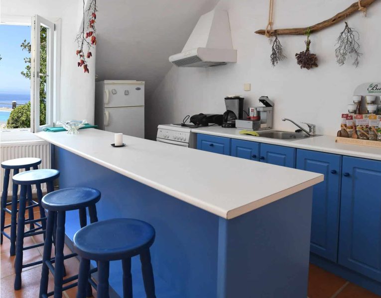 Villa-Lungomare-Tinos-by-Olive-Villa-Rentals-lower-kitchen