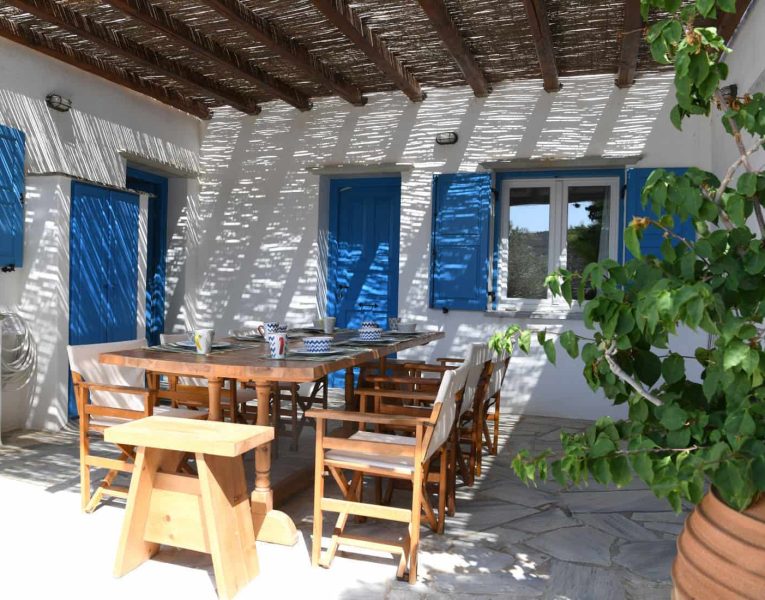 Villa-Lungomare-Tinos-by-Olive-Villa-Rentals-lounge-area