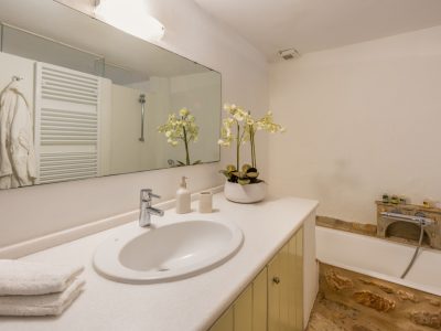 Verdi Estate in Paros by Olive Villa Rentals