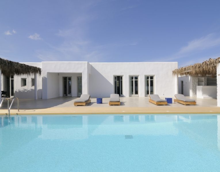 Villa-Apolollonia-Paros-by-Olive-Villa-Rentals-pool-area