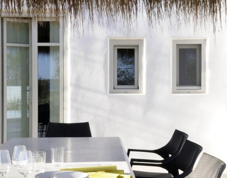 Villa-Apolollonia-Paros-by-Olive-Villa-Rentals-exterior-dining-area